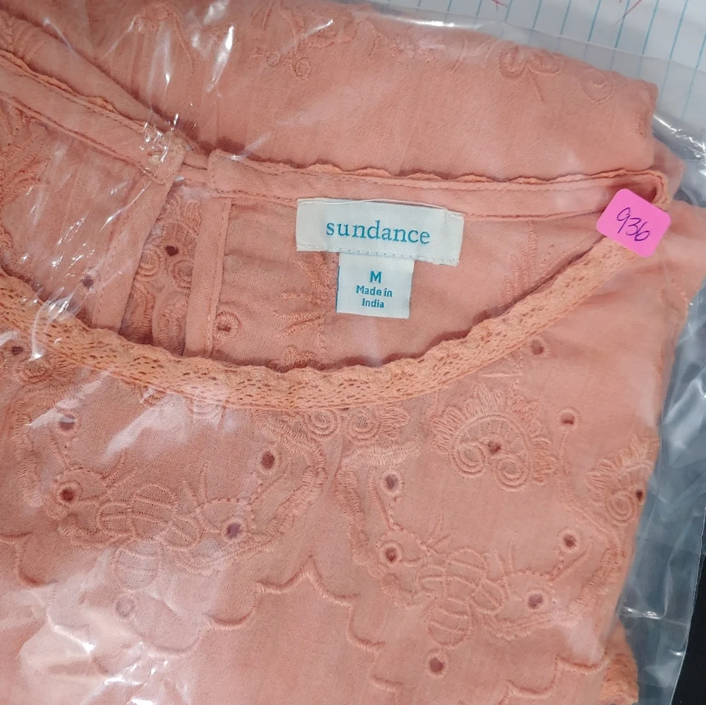 SUNDANCE EMBROIDERED PULLOVER TOP (936) - Picture 16 of 16